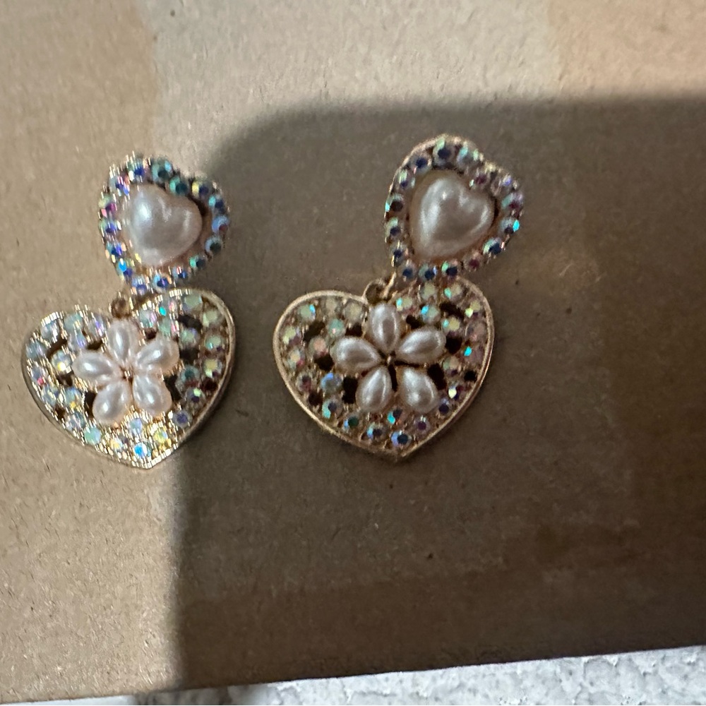 Elegant Gold and White Heart Earrings